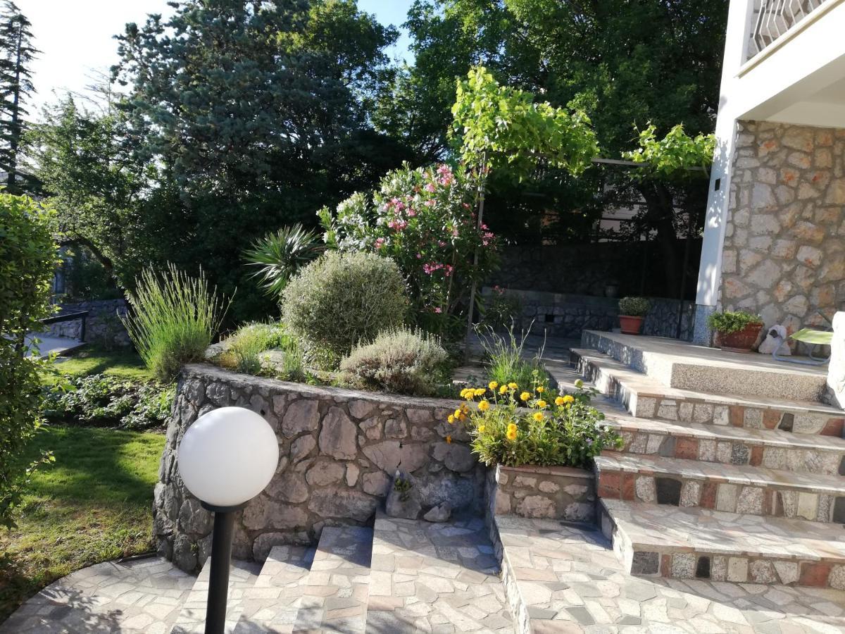 Apartments 4U Omišalj المظهر الخارجي الصورة