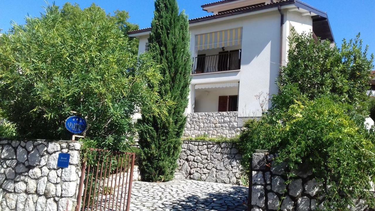 Apartments 4U Omišalj المظهر الخارجي الصورة