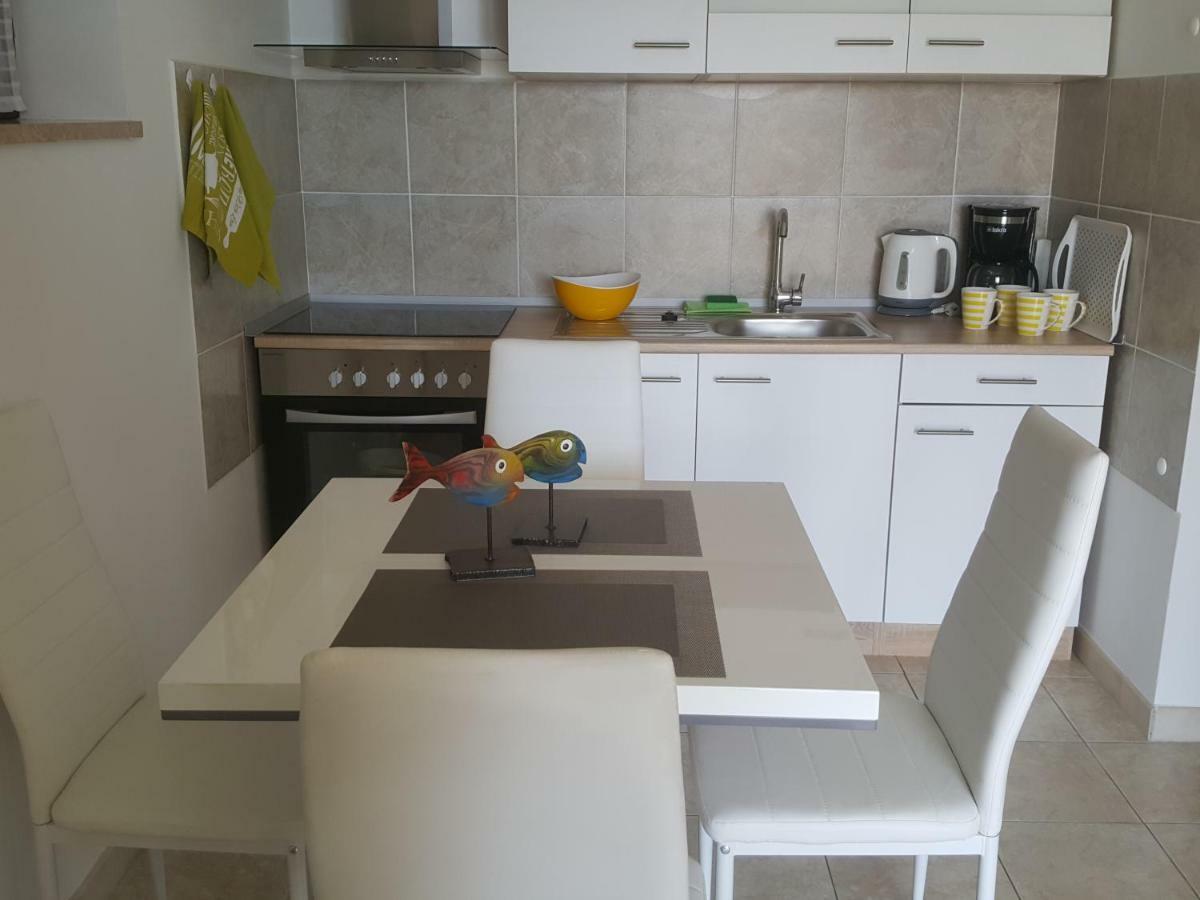 Apartments 4U Omišalj المظهر الخارجي الصورة